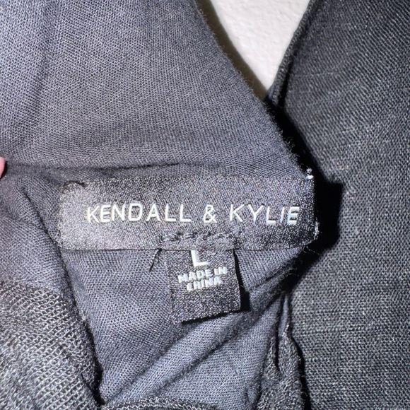 5/$55 !! 🔥 Kendall & Kylie Black Crop Top - Picture 3 of 3